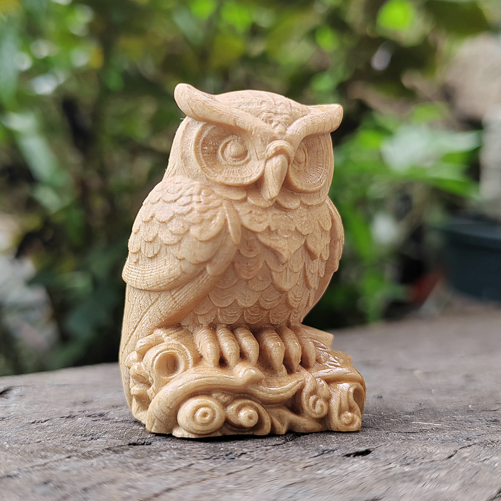 1.8 Inch Owl Figurine on a Woo - Home Office Login reseña y precio