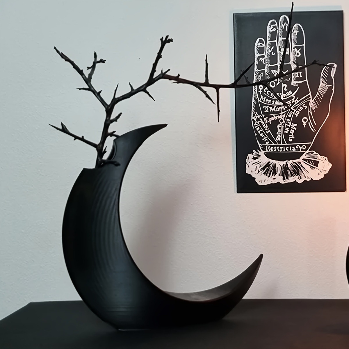 Two fashionable moon-style vas - Home Office With Two Desks reseña y precio